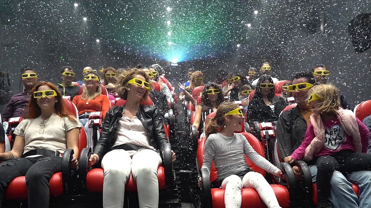 🎬 미노아의 세계 9D 시네마 (미노안스 월드 나인디 시네마)